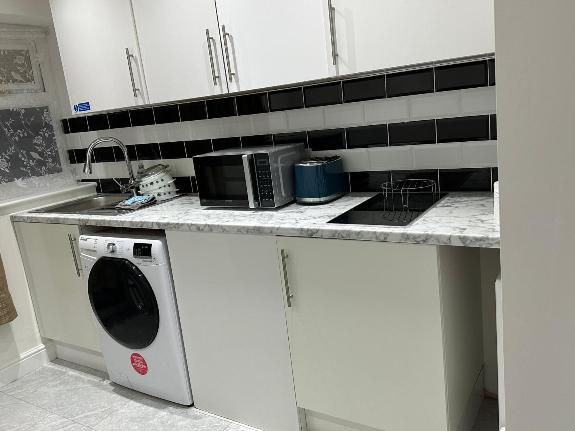 4Th Studio Flat With Private Own Bathroom A London Luxury Family Home Setup And Furnished With Double Bed Plus A Double Futon-Sofa Bed A Single Futon Bed A Baby Cot And Garden And Free Parking 外观 照片