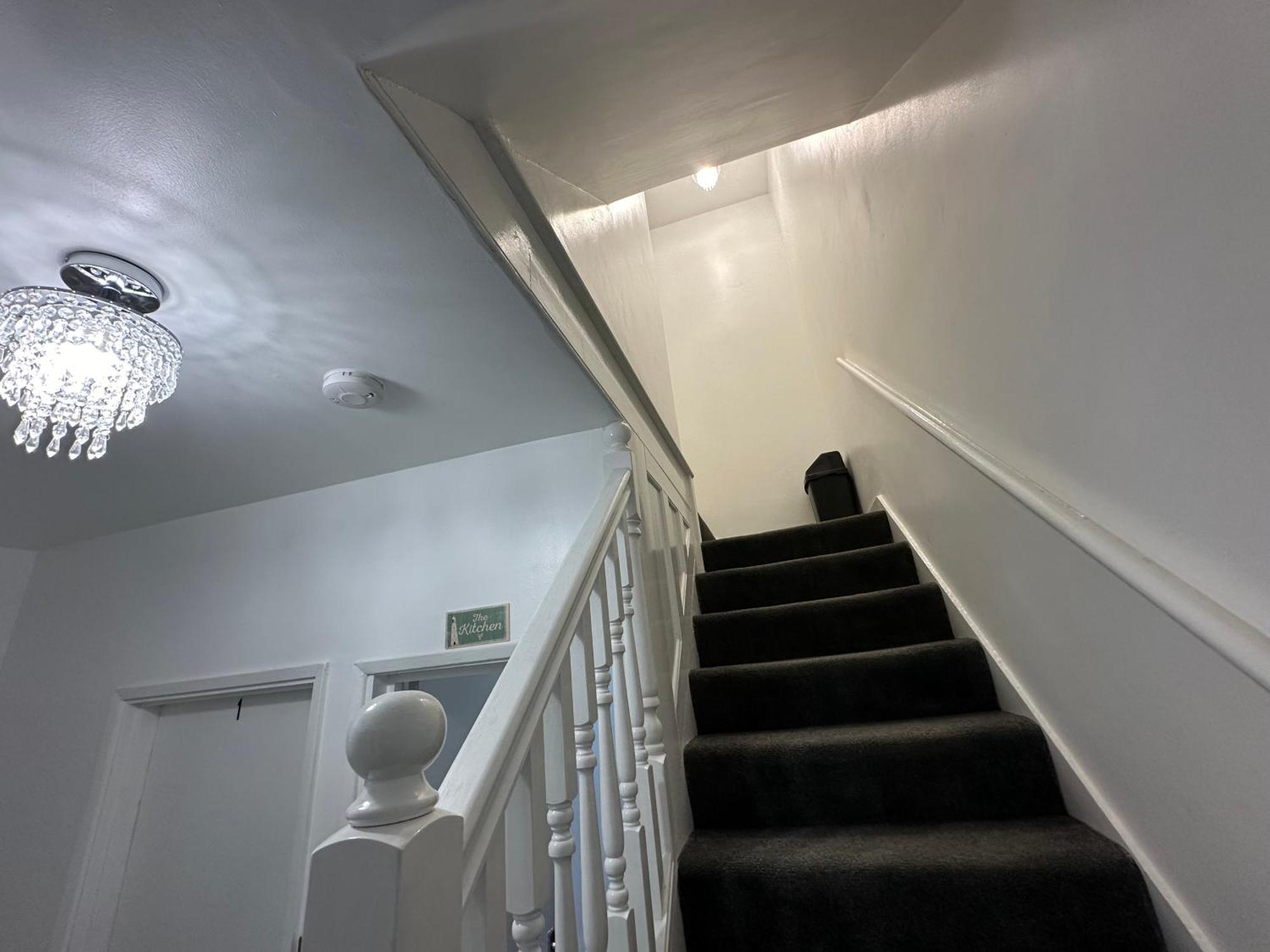 4Th Studio Flat With Private Own Bathroom A London Luxury Family Home Setup And Furnished With Double Bed Plus A Double Futon-Sofa Bed A Single Futon Bed A Baby Cot And Garden And Free Parking 外观 照片